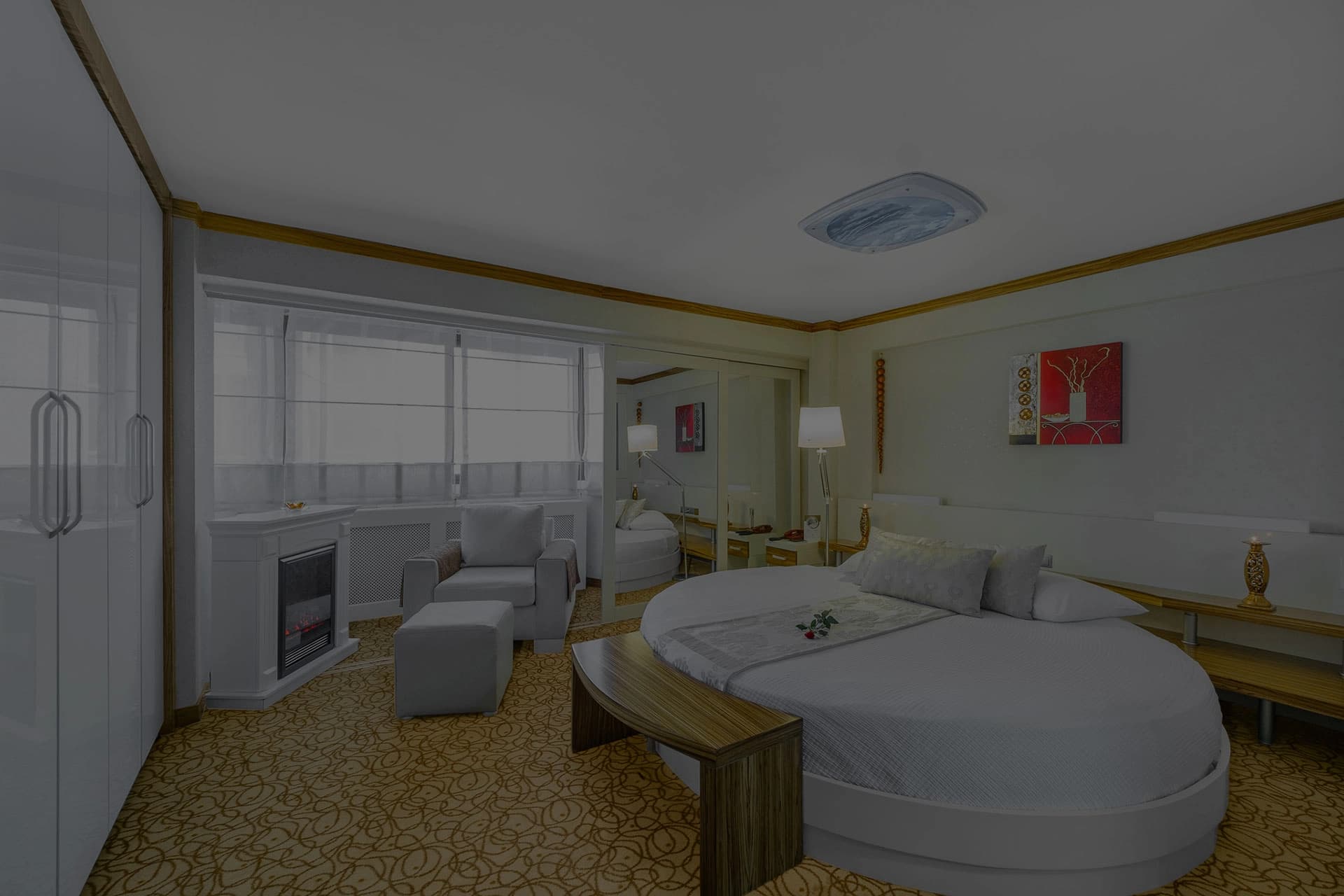 rooms_section.suite